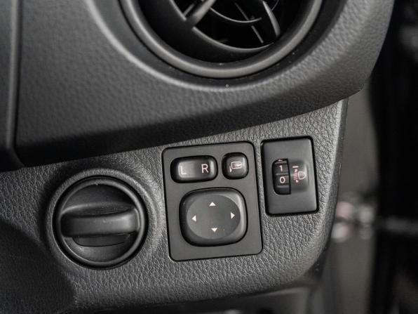 Toyota Vitz III (XP130) Рестайлинг 2 с пробегом 2017 года, цена 875 000 рублей, 121000 км, хэтчбек, Автокод Объявления