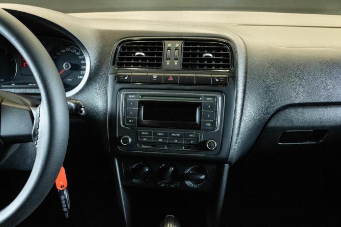 Volkswagen Polo V с пробегом 2013 года, цена 949 000 рублей, 134587 км, седан, Автокод Объявления