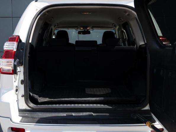 Toyota Land Cruiser Prado 150 Series Рестайлинг 1 с пробегом 2016 года, цена 3 565 000 рублей, 206043 км, внедорожник, Автокод Объявления