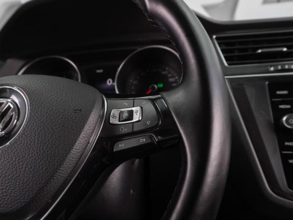 Volkswagen Tiguan II с пробегом 2018 года, цена 1 908 000 рублей, 138028 км, внедорожник, Автокод Объявления