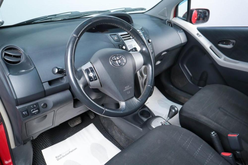 Toyota Yaris II Челябинск  - изображение 8