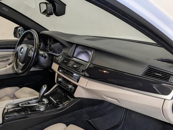 BMW 5 серии VI (F10/F11/F07) Рестайлинг с пробегом 2016 года, цена 2 895 000 рублей, 93706 км, седан, Автокод Объявления