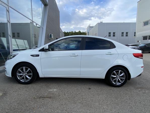 Kia Rio III Рестайлинг с пробегом 2015 года, цена 1 080 000 рублей, 117334 км, седан, Автокод Объявления