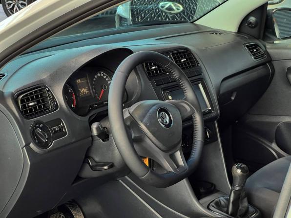 Volkswagen Polo V Рестайлинг с пробегом 2018 года, цена 1 250 000 рублей, 128000 км, седан, Автокод Объявления