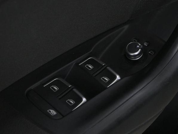 Audi Q3 I (8U) Рестайлинг с пробегом 2015 года, цена 1 760 000 рублей, 150661 км, внедорожник, Автокод Объявления