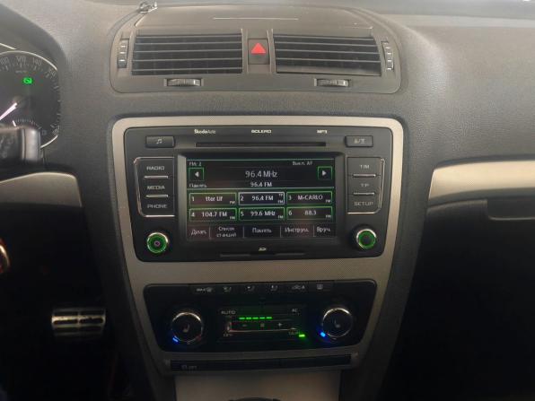 Skoda Octavia II (A5) Рестайлинг с пробегом 2012 года, цена 979 000 рублей, 174000 км, лифтбек, Автокод Объявления
