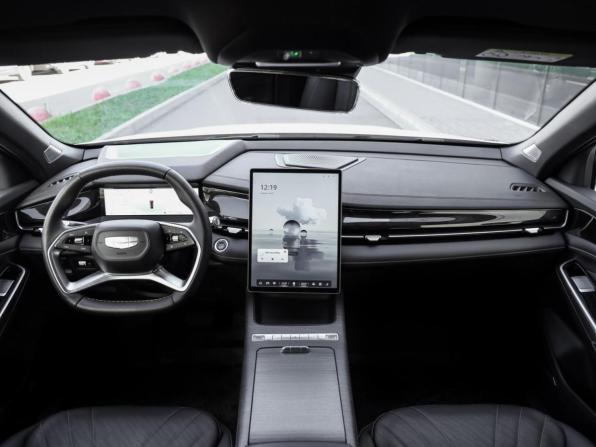 Geely Preface I с пробегом 2024 года, цена 2 739 000 рублей, 31298 км, седан, Автокод Объявления
