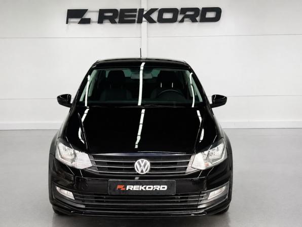 Volkswagen Polo V Рестайлинг с пробегом 2018 года, цена 1 329 000 рублей, 112000 км, седан, Автокод Объявления