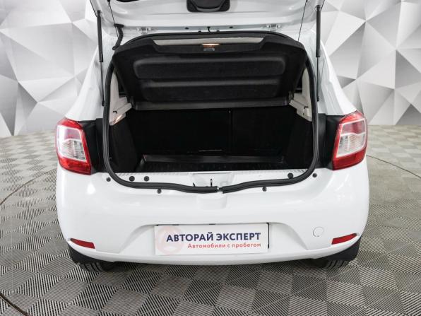 Renault Sandero II с пробегом 2017 года, цена 870 000 рублей, 166175 км, хэтчбек, Автокод Объявления