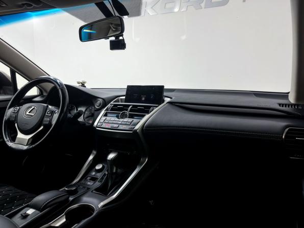Lexus NX I с пробегом 2015 года, цена 2 300 000 рублей, 219967 км, внедорожник, Автокод Объявления