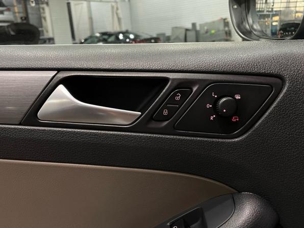 Volkswagen Jetta VI с пробегом 2013 года, цена 1 080 000 рублей, 118546 км, седан, Автокод Объявления
