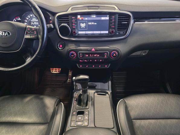 Kia Sorento III Prime Рестайлинг с пробегом 2018 года, цена 3 300 000 рублей, 192263 км, внедорожник, Автокод Объявления