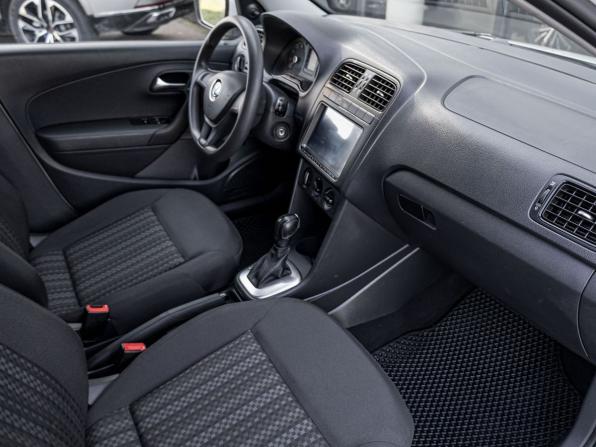 Volkswagen Polo V Рестайлинг с пробегом 2017 года, цена 1 151 300 рублей, 167635 км, седан, Автокод Объявления