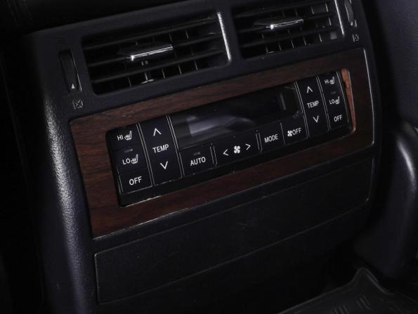 Toyota Land Cruiser 200 Series Рестайлинг 2 с пробегом 2018 года, цена 7 350 000 рублей, 165318 км, внедорожник, Автокод Объявления