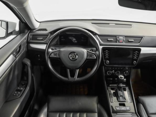 Skoda Superb III с пробегом 2018 года, цена 1 799 000 рублей, 142200 км, лифтбек, Автокод Объявления