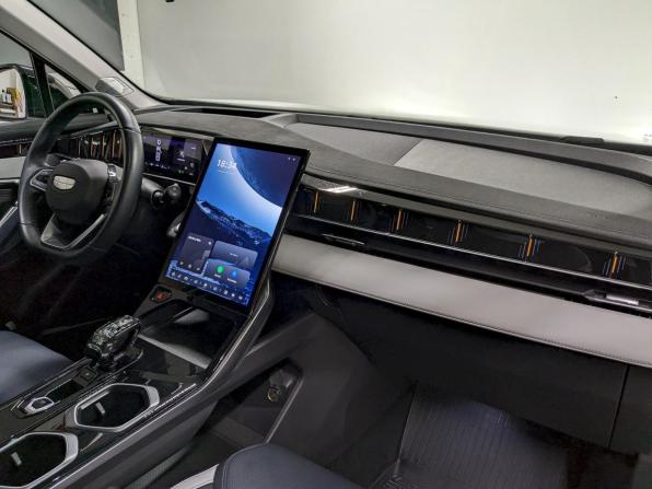 Geely Atlas II с пробегом 2024 года, цена 2 890 000 рублей, 31798 км, внедорожник, Автокод Объявления