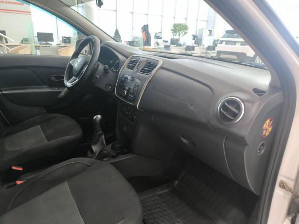 Renault Logan II Рестайлинг с пробегом 2019 года, цена 899 000 рублей, 183290 км, седан, Автокод Объявления