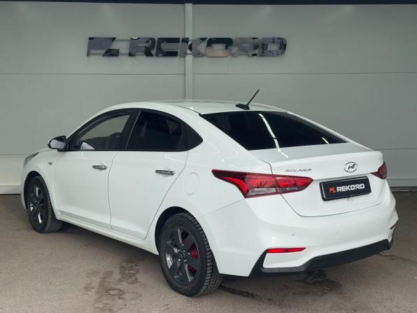 Hyundai Solaris II с пробегом 2018 года, цена 1 209 000 рублей, 136870 км, седан, Автокод Объявления