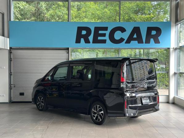 Honda Stepwgn V Рестайлинг с пробегом 2019 года, цена 2 540 000 рублей, 88965 км, минивэн, Автокод Объявления