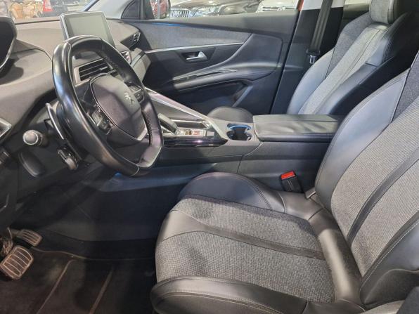 Peugeot 3008 II с пробегом 2018 года, цена 1 549 000 рублей, 139634 км, внедорожник, Автокод Объявления