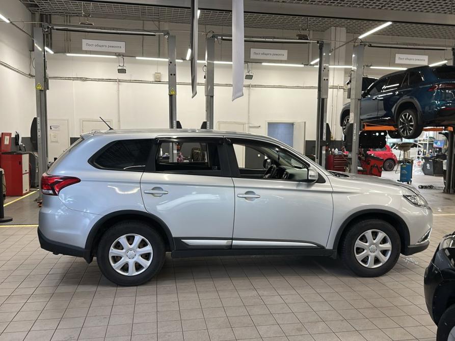 Mitsubishi Outlander III Рестайлинг 2 Санкт-Петербург  - изображение 5