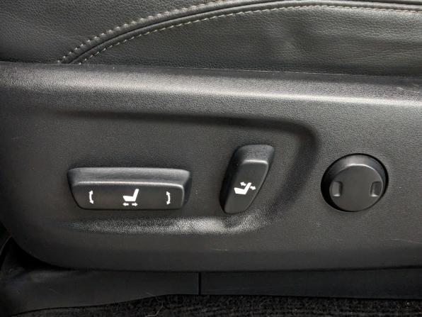 Toyota Land Cruiser Prado 150 Series Рестайлинг 2 с пробегом 2022 года, цена 7 300 000 рублей, 68165 км, внедорожник, Автокод Объявления