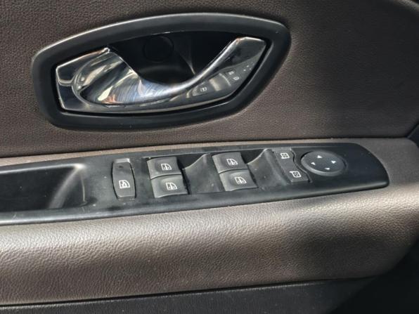 Renault Fluence I Рестайлинг с пробегом 2015 года, цена 864 000 рублей, 107016 км, седан, Автокод Объявления