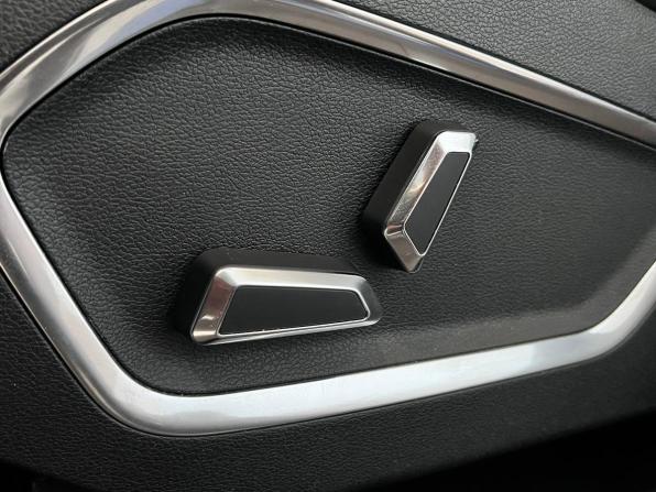 Geely Atlas Pro с пробегом 2022 года, цена 1 950 000 рублей, 45850 км, внедорожник, Автокод Объявления