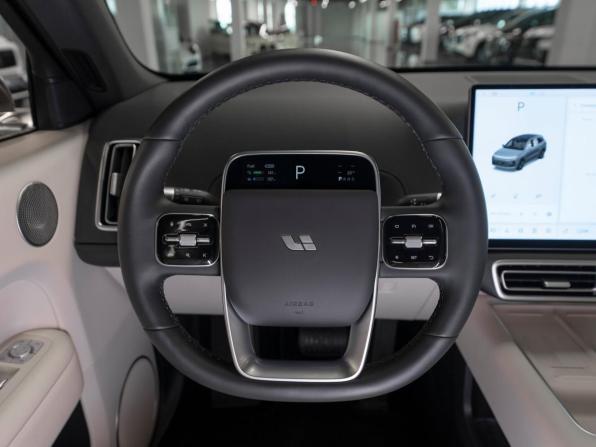 Li Auto (Lixiang) L6 с пробегом 2024 года, цена 6 500 000 рублей, 50 км, внедорожник, Автокод Объявления