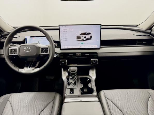 Toyota RAV4 VI (XA60) с пробегом 2026 года, цена 4 350 000 рублей, 9 км, внедорожник, Автокод Объявления