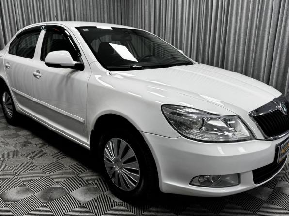 Skoda Octavia II (A5) Рестайлинг с пробегом 2012 года, цена 900 000 рублей, 239983 км, лифтбек, Автокод Объявления