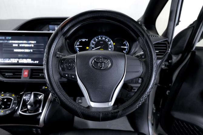 Toyota Esquire I с пробегом 2016 года, цена 1 980 000 рублей, 155388 км, минивэн, Автокод Объявления