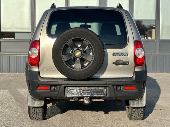 Chevrolet Niva I Рестайлинг с пробегом 2017 года, цена 849 000 рублей, 73287 км, внедорожник, Автокод Объявления