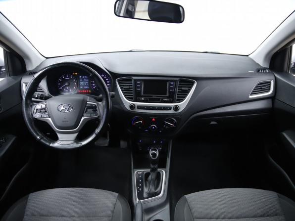 Hyundai Solaris II с пробегом 2017 года, цена 1 100 000 рублей, 183901 км, седан, Автокод Объявления