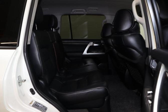 Toyota Land Cruiser 200 Series Рестайлинг 1 с пробегом 2015 года, цена 4 600 000 рублей, 190337 км, внедорожник, Автокод Объявления