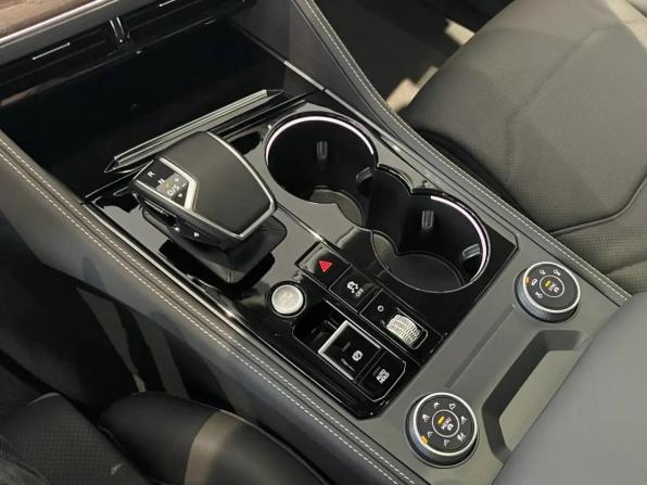 Volkswagen Touareg III Рестайлинг с пробегом 2025 года, цена 8 390 000 рублей, 15 км, внедорожник, Автокод Объявления