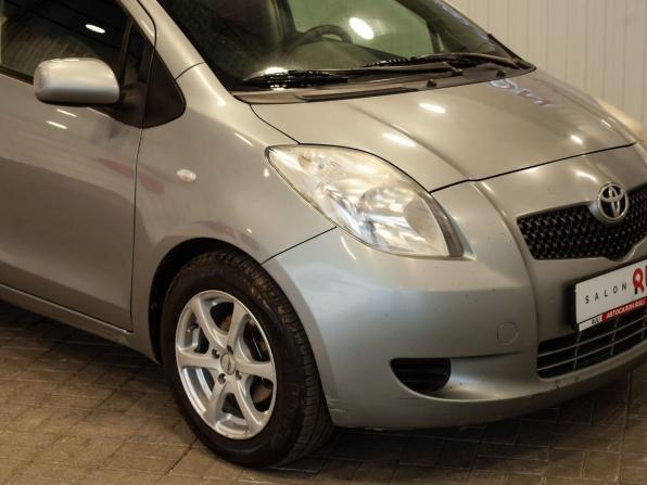 Toyota Yaris II с пробегом 2006 года, цена 450 000 рублей, 306857 км, хэтчбек, Автокод Объявления