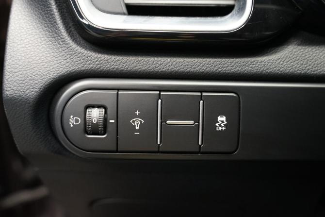 Kia Ceed III с пробегом 2019 года, цена 1 790 000 рублей, 110297 км, универсал, Автокод Объявления