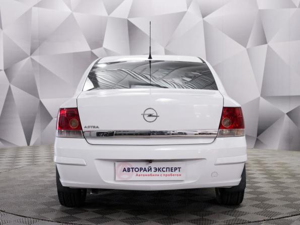 Opel Astra H Рестайлинг с пробегом 2013 года, цена 615 000 рублей, 214500 км, седан, Автокод Объявления