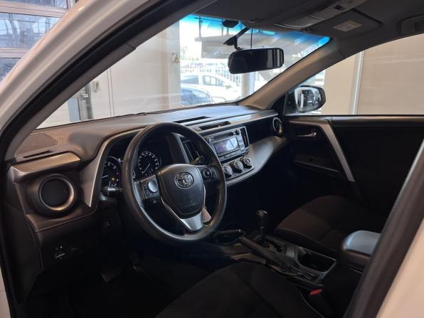 Toyota RAV4 IV (XA40) Рестайлинг с пробегом 2016 года, цена 1 899 000 рублей, 380274 км, внедорожник, Автокод Объявления