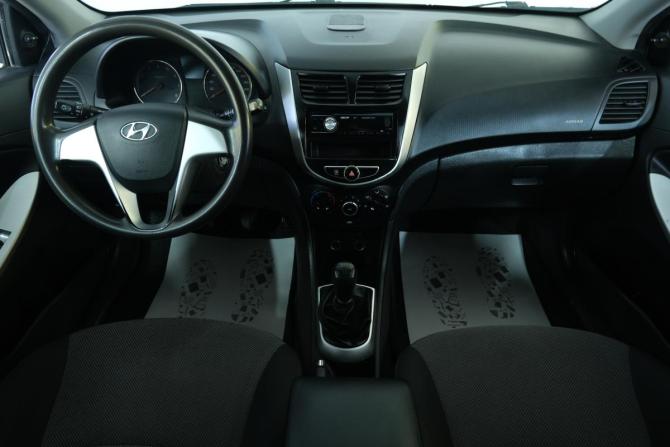 Hyundai Solaris I с пробегом 2013 года, цена 789 000 рублей, 200500 км, хэтчбек, Автокод Объявления