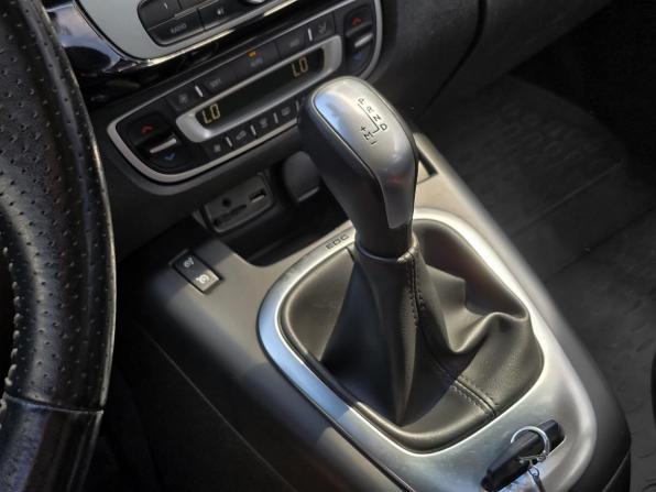 Renault Scenic III Рестайлинг 2 с пробегом 2016 года, цена 1 129 000 рублей, 197085 км, минивэн, Автокод Объявления