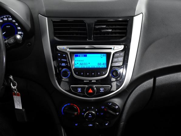 Hyundai Solaris I с пробегом 2011 года, цена 647 900 рублей, 195790 км, седан, Автокод Объявления