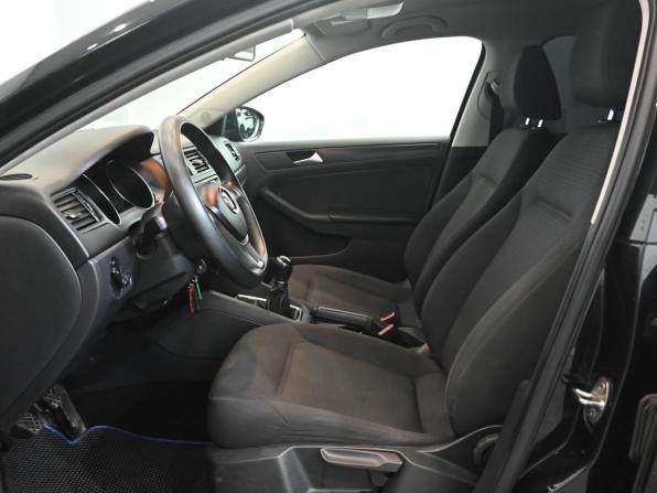 Volkswagen Jetta VI Рестайлинг с пробегом 2015 года, цена 950 000 рублей, 163892 км, седан, Автокод Объявления