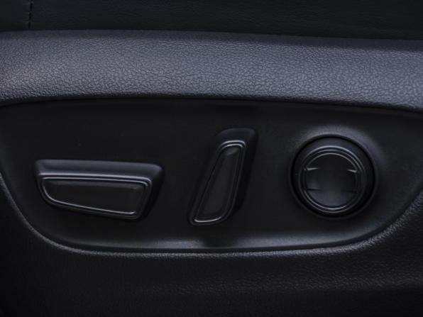 Toyota Land Cruiser 300 Series с пробегом 2023 года, цена 13 598 000 рублей, 18930 км, внедорожник, Автокод Объявления