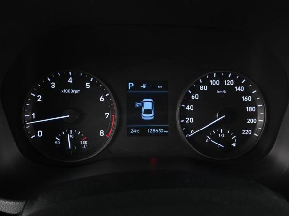 Hyundai Solaris II с пробегом 2017 года, цена 1 389 000 рублей, 128630 км, седан, Автокод Объявления