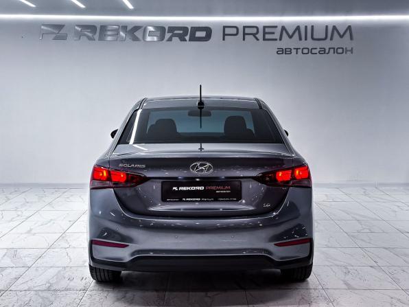 Hyundai Solaris II с пробегом 2018 года, цена 1 349 000 рублей, 176000 км, седан, Автокод Объявления