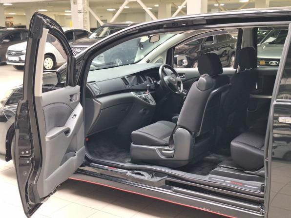 Toyota ISis I Рестайлинг с пробегом 2010 года, цена 1 150 000 рублей, 120411 км, компактвэн, Автокод Объявления