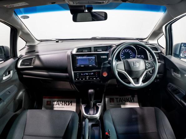 Honda Fit III Рестайлинг с пробегом 2018 года, цена 1 120 000 рублей, 175625 км, хэтчбек, Автокод Объявления
