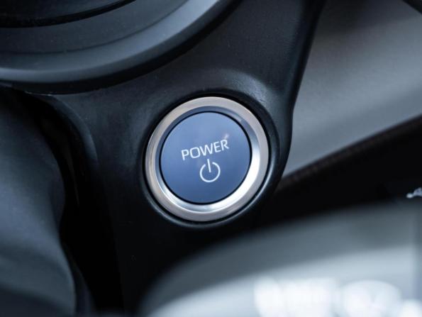 Toyota Sienna IV с пробегом 2021 года, цена 4 030 000 рублей, 81354 км, минивэн, Автокод Объявления